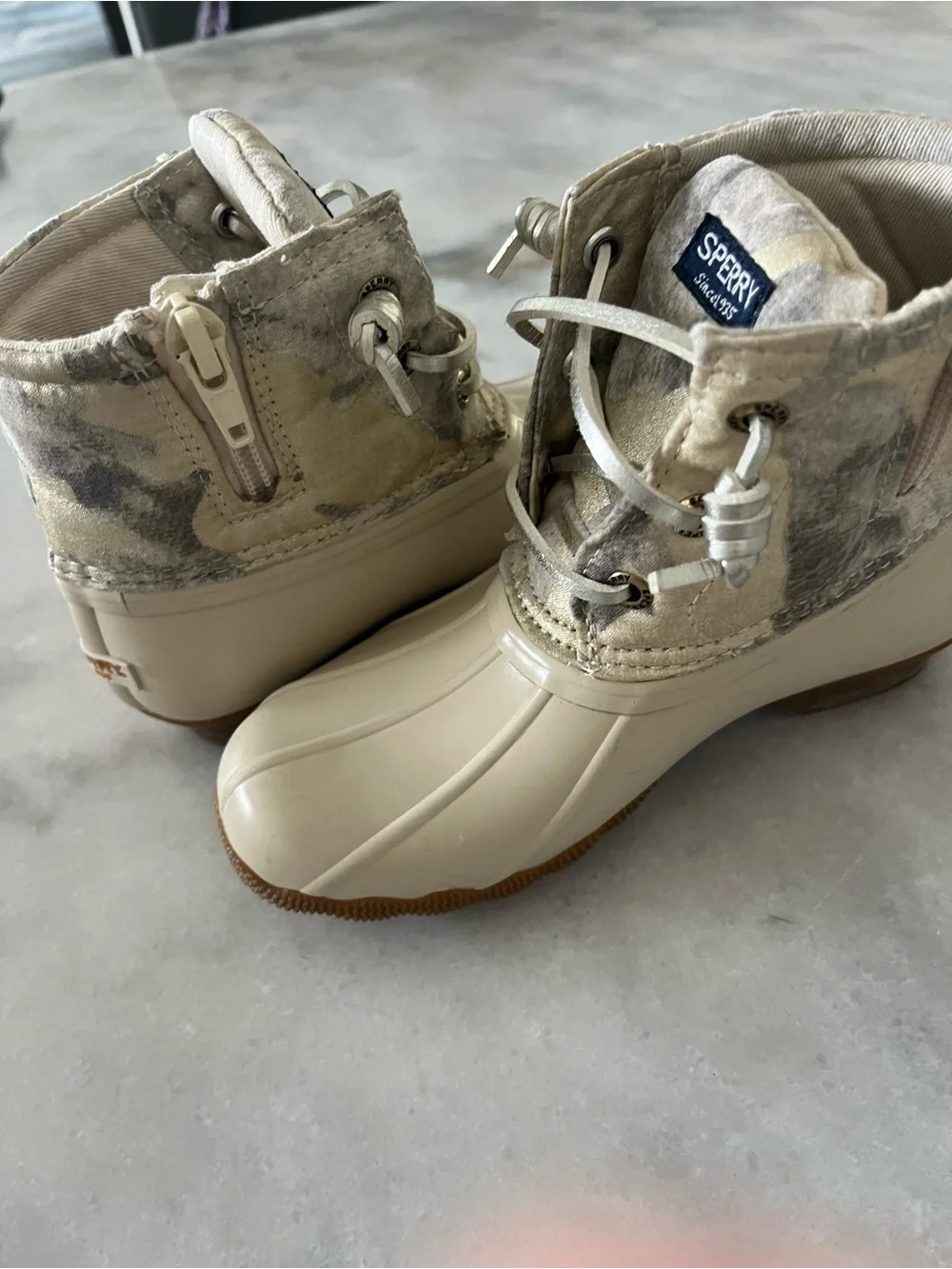 Sperry Kids Cream & Brown Camo Lace-Up Rain Boots